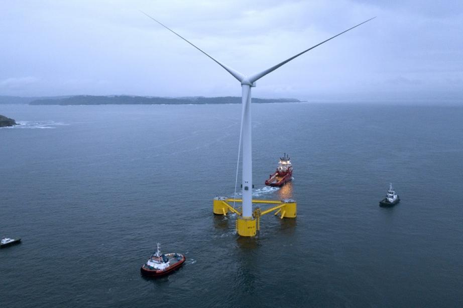 Les flotteurs des éoliennes du projet porté par Engie Les flotteurs des éoliennes du projet porté par Engie