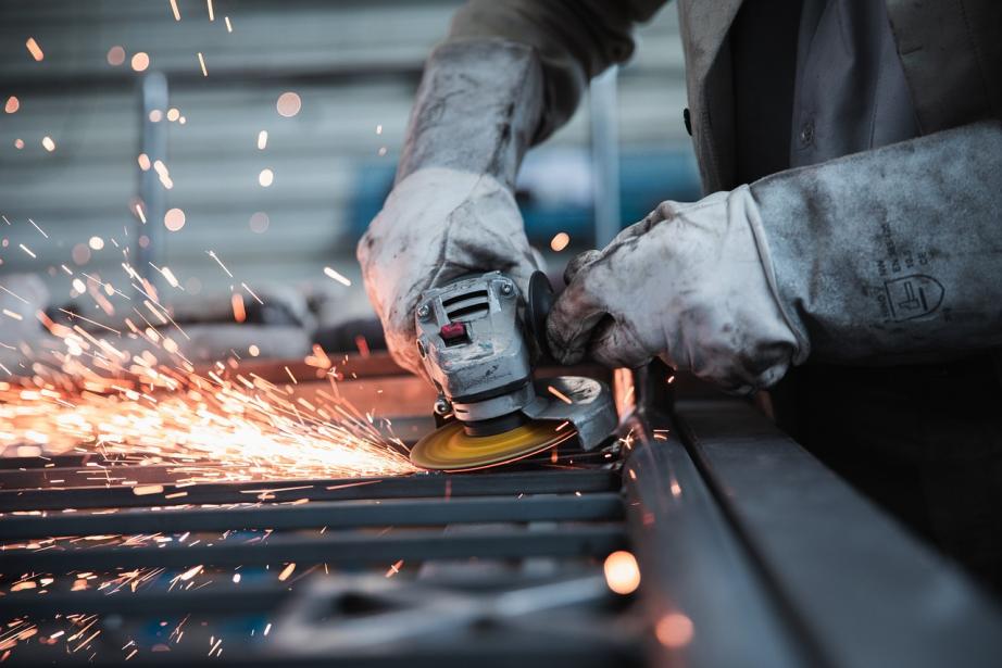 Selon l’Insee, un emploi industriel génère 1,5 emploi indirect et 3 emplois induits. (Photo d'illustration : Pixabay)
