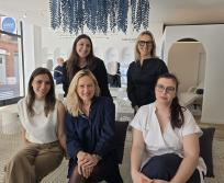 La boutique Graine de pastel de Toulouse, ouverte le 8 avril 2025 au 27 rue de la Pomme, marque une nouvelle étape dans le développement de la marque. Ce lieu de 80 m² intègre un bar à soins, deux cabines, et des équipements haute technologie comme le masque LED OVE. (Photo Dorian Alinaghi Entreprises Occitanie)