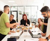 Repas frais cuisinés par des chefs, portions calibrées par des diététiciens, livraison hebdomadaire… La société fondée par @Véronique Capon estime que son service permet de libérer jusqu’à neuf heures par semaine. (Photo La Brigade de Véro)