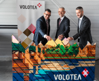 De gauche à droite :  Bruno Balerdi, directeur commercial, clients et communication d’Aéroport Toulouse-Blagnac, Gilles Gosselin, directeur France de Volotea et Gabriel Schmilovich, Chief Strategy Officer Volotea. (Photo aéroport Toulouse-Blagnac)