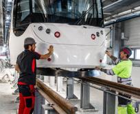 Deux ans et demi après la reprise du site industriel de Reichshoffen (ex-Alstom), la modernisation de son site de Bagnères-de-Bigorre, et un carnet de commande record, CAF est un acteur industriel important pour la France et pour l’Europe. (Photo CAF France)