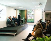 Situé à la croisée des quartiers Saint-Michel et Le Busca, l’Espace Momentum déploie 210 m² modulables et soigneusement équipés, au cœur d’un environnement paisible et préservé. (Photo Momentum)