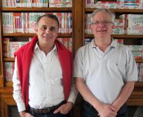 De gauche à droite : Dominique Auzias, gérant-fondateur du Petit Futé et Jean-Paul Labourdette, co-fondateur. (Photo Petit Futé)