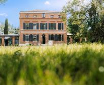 Le campus Eurecia, belle bastide restaurée sur un vaste terrain paysagé à Castanet-Tolosan. 