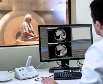En intégrant l’intelligence artificielle à ses solutions comme Liflow® 3.0 ou DUOnco™ Pancreas, Intrasense renforce l’aide au diagnostic médical. Ce virage technologique soutient la forte dynamique de croissance de l’entreprise, dont le chiffre d’affaires a bondi de 33 % sur les six premiers mois de 2025. (Photo Intrasense)