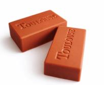 Cette gourmandise en trompe-l’oeil est une création originale, pensée pour allier plaisir immédiat et raffinement artisanal.  (Photo La Briquole)