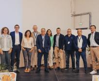 Présente dans 15 pays à l’export, l’entreprise s’appuie sur 10 sites de production (dont 8 en France et 2 en Espagne), 4 filiales en Europe, et une équipe de 1 480 collaborateurs, majoritairement implantés dans l’Hexagone. En 2024, son chiffre d’affaires s’élève à 412 millions d’euros, porté par une distribution multi-canal : grandes surfaces, magasins bio, pharmacies, restauration hors domicile et e-commerce. (Photo N&S)