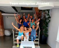 Les participantes au cours de sport dans les locaux du groupe Jimenez. La dirigeante Valérie Jimenez ( 1er rang à gauche) est aussi inscrite. 