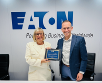 Sabine Tertre, présidente d’Air Support, et Matt Norman, vice-président des services après-vente et commerciaux du groupe Eaton. (Crédit : Air Support).