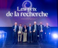 De gauche à droite : Gilles Favre (Fondation Toulouse Cancer Santé), Sylvain Panas (TotalEnergies), Laura Lauture (Prix de la thèse en cancérologie), Didier Simon (StellaGroup), Jean-Philippe Girard (Inserm, Grand Prix de la recherche), Olivier Calvayrac (CNRS, Prix recherche & innovation) et Éric Ducourneau (Laboratoires Pierre Fabre). (Photo : Gwen Bolivan)