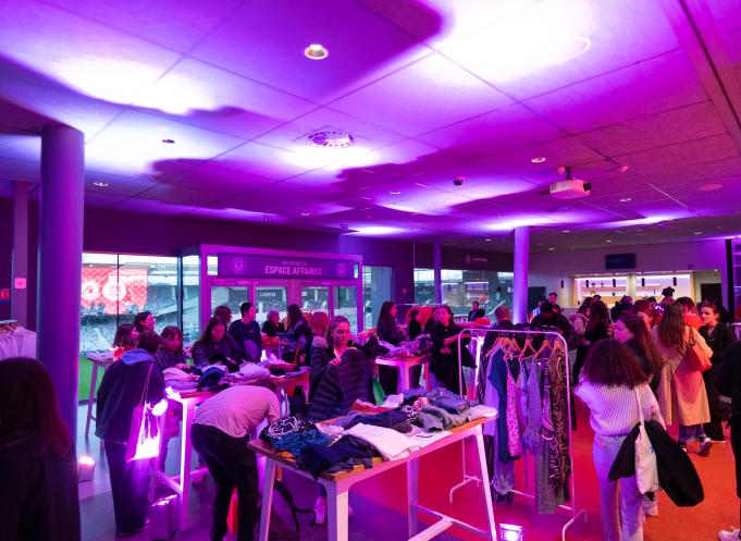 Le Stadium de Toulouse accueillera, le 18 février, la deuxième édition de Dressed au cœur, une boutique de vêtements gratuite destinée aux étudiants en situation de précarité. (Photo DRD2 x TFCoeur)