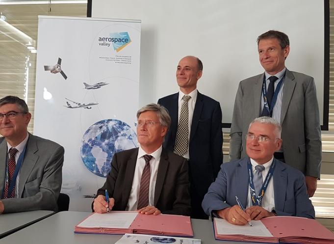Bruno Nouzille, vp du pôle AESE, Yann Barbaux, président d'AESE, Patrick Désire, directeur général d'AESE, François Vives, directeur opérationel du Campus, Pierre Donnadieu, président du Campus