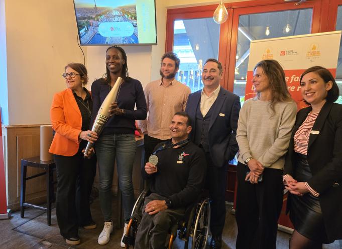 De gauche à droite : Cathy Méliet, Nodjialem Myaro, Maxime Médard, Omar Bouyoucef, Christophe Le Pape, Stéphanie Motton et Solène Hérodin. (Photo : Dorian Alinaghi - Entreprises Occitanie)