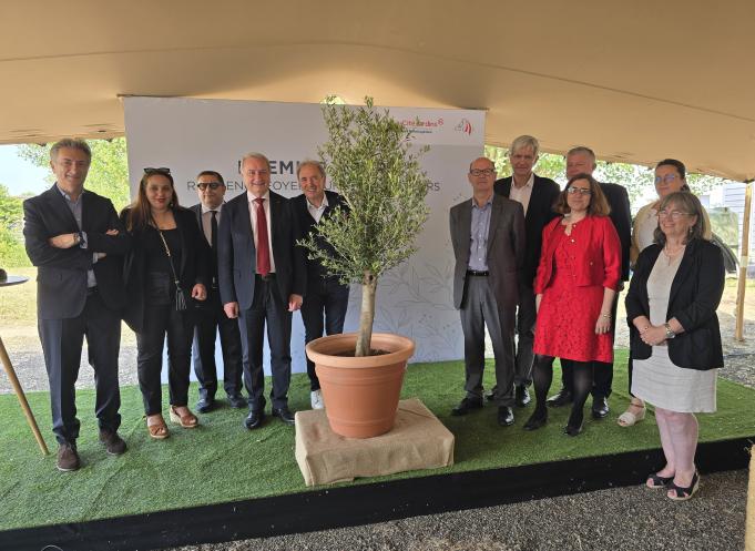 Pose du premier arbre de la résidence Foyer Jeunes Travailleurs à Blagnac, jeudi 6 juin 2024. (Photo : Dorian Alinaghi - Entreprises Occitanie)