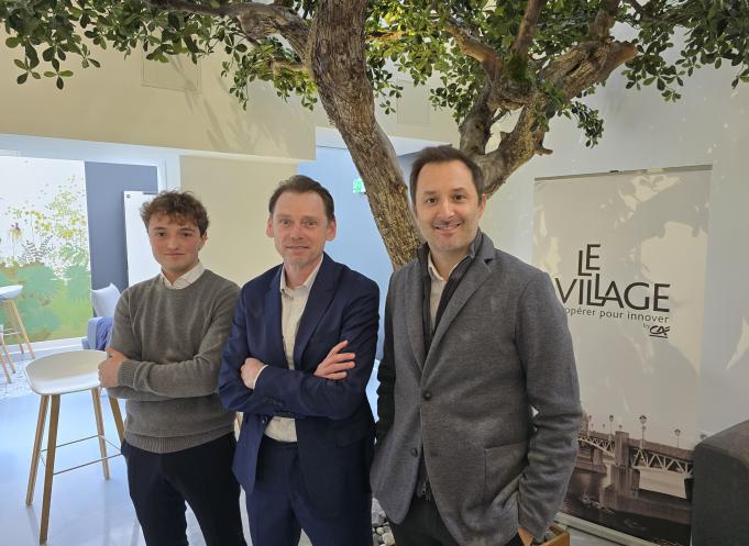 De gauche à droite :  Titouan Billy, président d'ESCadrille Toulouse Junior Conseil, Frédéric Malfilatre, directeur de région Occitanie Harmonie Mutuelle et Stéphane Carcenac, président du Comex 40 Haute-garonne. (Photo Dorian Alinaghi Entreprises Occitanie)