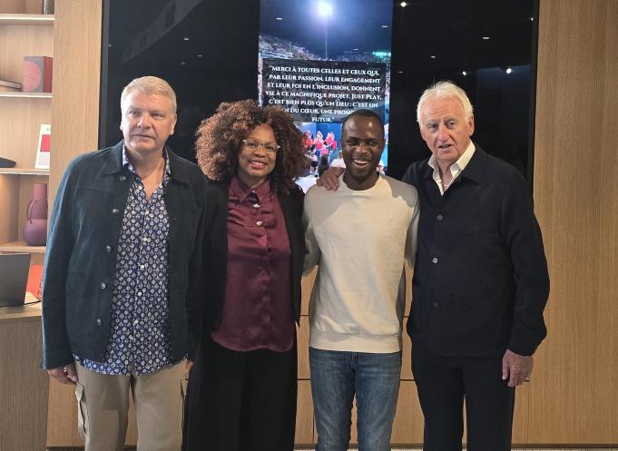 Laurent Sablayrolles, président et fondateur du projet Just Play, Laura Flessel, double championne olympique d’escrime, sextuple championne du monde, championne d’Europe, 18 fois championne de France, ancienne Ministre des Sports, Yvan Wouandji, joueur international de cécifoot, membre de l’équipe de France, ambassadeur des Jeux Olympiques et Paralympiques 2024 et porteur de la flamme et Patrick Trotignon, expert reconnu du sport de haut niveau et dirigeant dans le football professionnel européen. Photo DA
