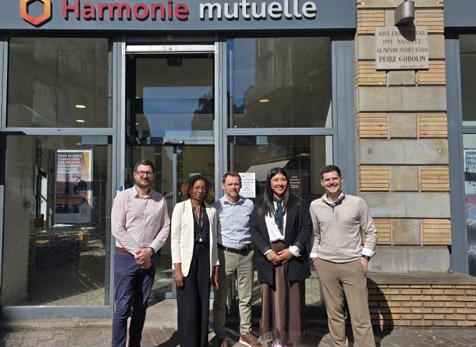 Aurélien Darras (à gauche), expert épargne et retraite Harmonie Mutuelle, Frédéric Malfilatre (au centre), directeur régional Occitanie Harmonie Mutuelle et le groupe Tesseract ont présenté les résultats de l’Observatoire de l’Epargne Retraite en Occitanie 2026. (Photo Dorian Alinaghi)   