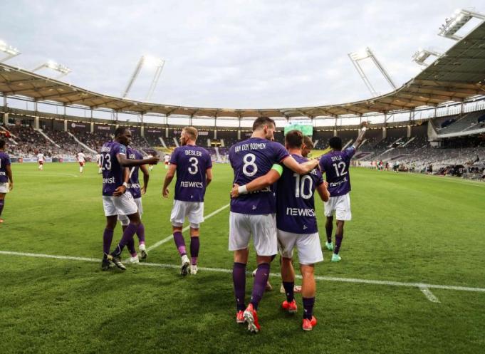 Le Toulouse Football Club est un club de football français créé en 1937, aujourd’hui présidé par Damien Comolli et entraîné par Philippe Montanier. 