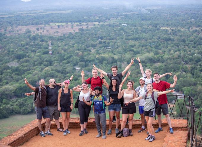 Depuis 2012, Les Covoyageurs ont fait de cette idée un véritable modèle : permettre aux voyageurs solos de partir avec d’autres solos, dans un cadre pensé pour créer du lien sans jamais l’imposer. (Photo Les Covoyageurs)