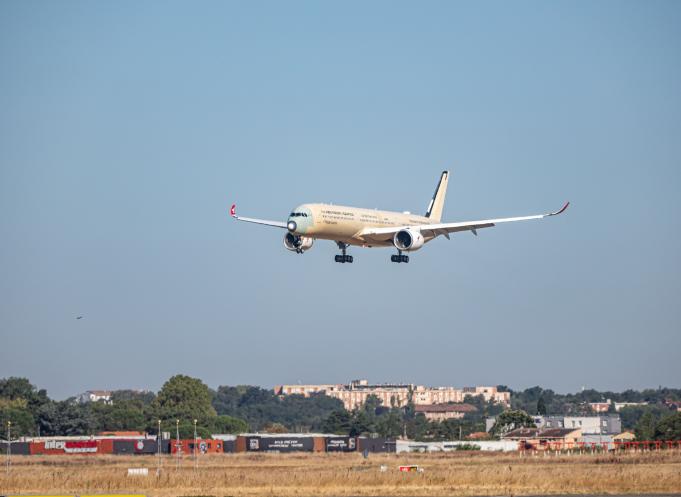 Commandes en forte hausse, carnet de 9 222 appareils, montée en cadence industrielle et objectifs annuels confirmés… Le groupe dirigé par Guillaume Faury vise toujours environ 870 livraisons en 2026. (Photo Airbus)