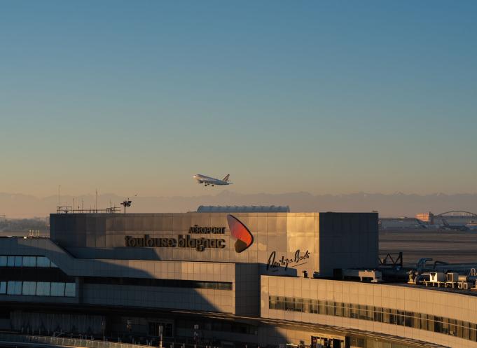 Entre montée en puissance des compagnies, transformation de l’expérience passager et repositionnement économique, les enjeux dépassent largement le transport aérien. (Photo ATB / Anne-Sophie Brocard, Chloé Phillips)