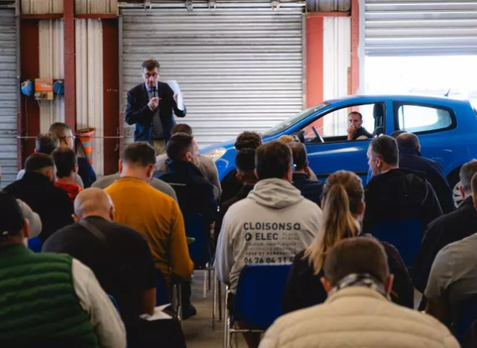  Avec un chiffre d'affaires de 329 millions d'euros en 2024, l'entreprise est un leader du secteur en France, avec un cycle de vente rapide et une offre multicanale adaptée aux besoins de ses clients. (Photo Enchères VO)