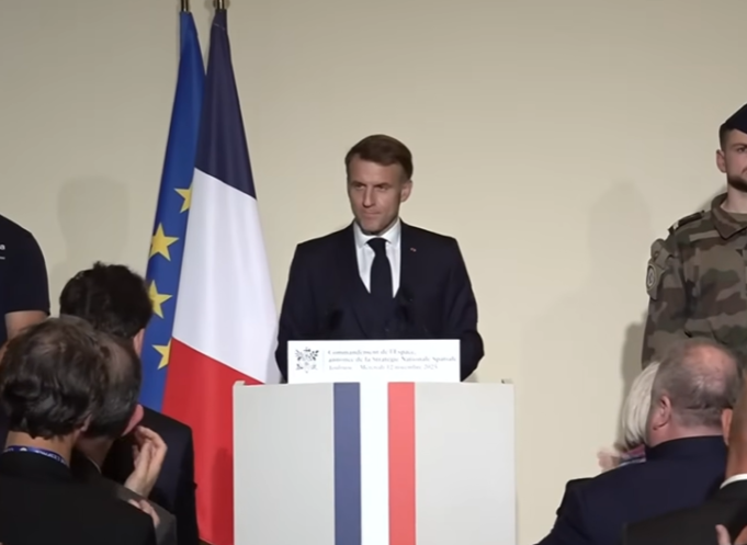 Le Président de la République, Emmanuel Macron, lors de l’inauguration de la première capacité opérationnelle du Commandement de l’Espace. (Capture écran Youtube)