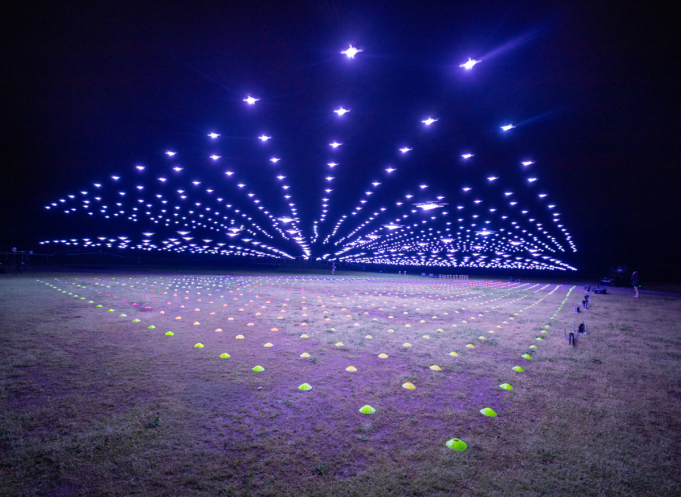 Fondée en 2012 à Toulouse, Drotek s’est imposée sur un marché aussi spectaculaire qu’exigeant : celui des drones professionnels dédiés aux shows lumineux et au vol en essaim. (Photo Drotek)