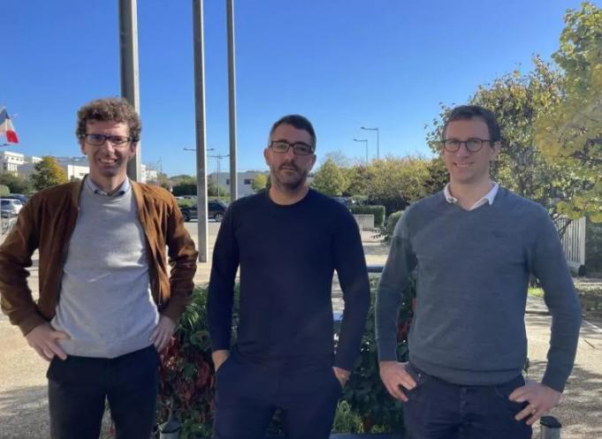 L'équipe de Wheere, à Montpellier (Hérault) : de gauche à droite, Antoine Carrabin (co-fondateur et CTO), Pierre-Arnaud Coquelin (co-fondateur et CEO) et Stéphane David Grignot (ingénieur système). (Photo : Wheere)