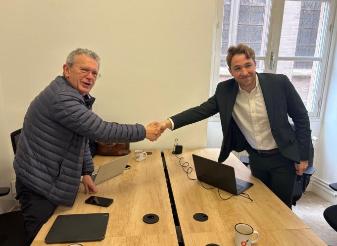 De gauche à droite : Jean-Marie Savalle, président-fondateur d'Isagri et Grégoire Dupré, directeur général d’Abelio. (Photo Abelio)