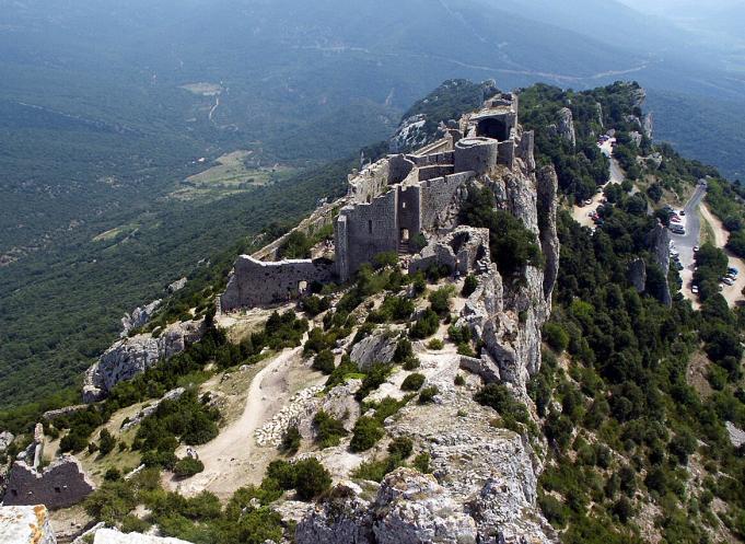  Vestiges du Château de Peyrepertuse à Duilhac-sous-Peyrepertuse. (Photo Wikicommons)