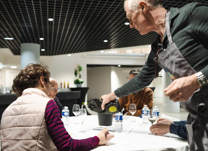 Le Concours National des vins IGP est organisé par InterIGP,  association regroupant les interprofessions des principaux bassins  de production de vins IGP