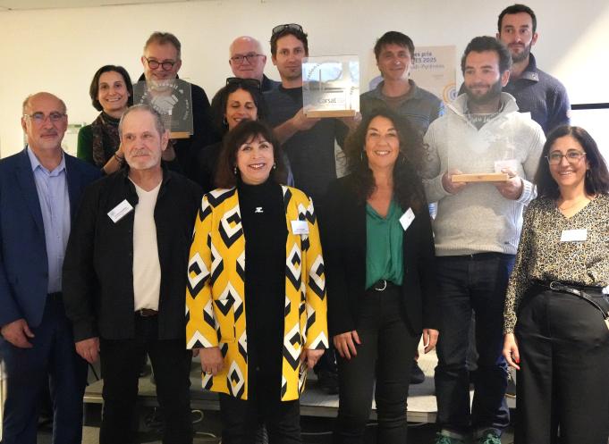 De gauche à droite : Michel Vigier, président de la CRAT/MP, Margarida Correia (SAVCO), Stéphane Collin (SAVCO), Bruno Duval (SAVCO), Colin Dorignac et Aurélien Bourcet (station de ski PIAU ENGALY), Sébastien Pommier-Itié (ITIE FRERES), Jean-Bernard Bernou (CRAT/MP), Emilie Mothes (station de ski PIAU ENGALY), Maxime Itié (ITIE FRERES), Carole Barbaste, présidente du conseil d’administration, Joëlle Traniello, directrice de la Carsat Midi-Pyrénées et Axelle Fourcet, ingénieur conseil régional. (@Carsat)