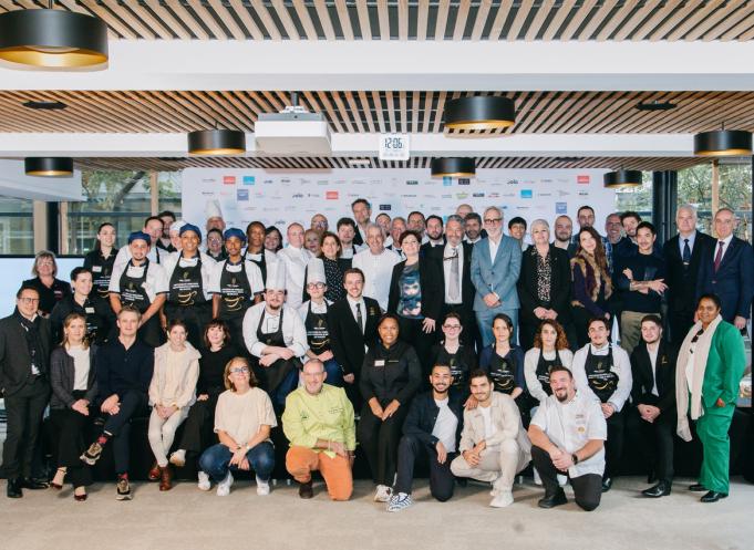Les finalistes du Concours National du Meilleur Petit-déjeuner & Brunch de France 2025 réunis autour du jury présidé par Philippe Urraca, célébrant le savoir-faire gastronomique des hôtels français. (Photo Concours National du Meilleur Petit-déjeuner & Brunch de France 2025)