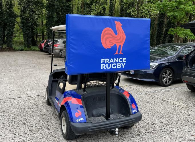 Le XV de France, en pleine préparation de la Coupe du monde de rugby sur ses terres, vient de s'équiper de sa deuxième golfette. (Photo : Reeplay)