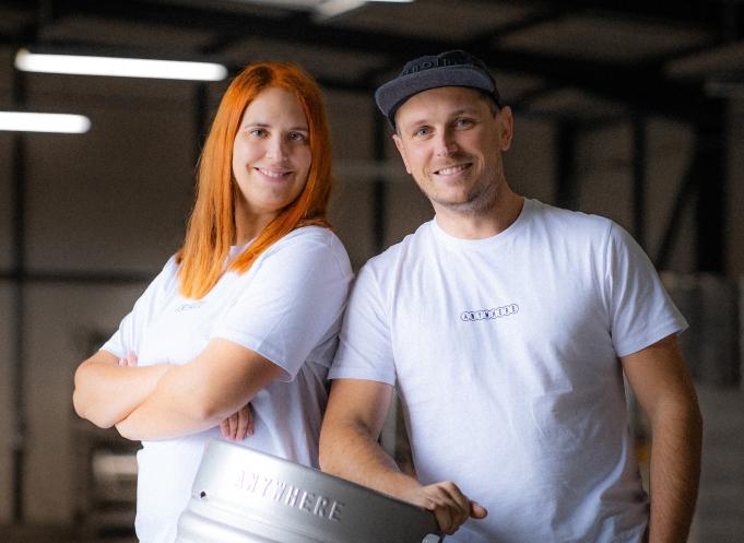 Joany et Simon Mabille créent la marque Anywhere Beer Service et ouvrent une usine de production à Merville (Haute-Garonne). (Photo : Anywhere Beer Service)