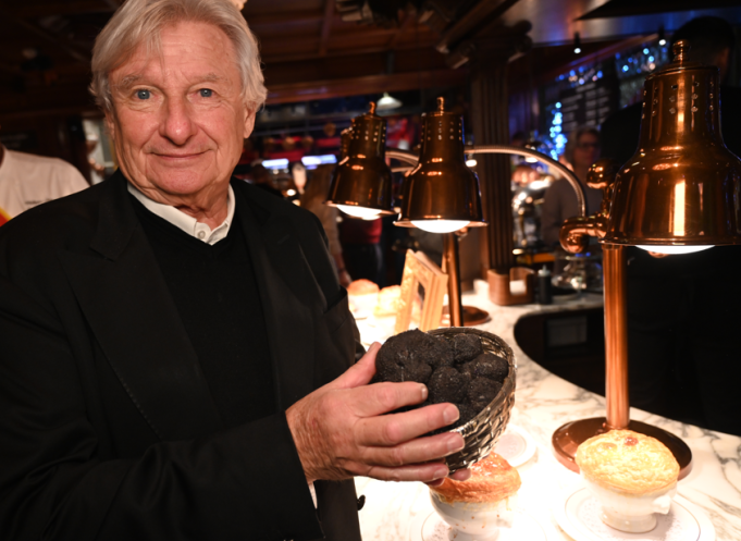 Lancement historique de la truffe à volonté aux Grands Buffets qui deviennent ainsi le seul restaurant à proposer la truffe à volonté dans son menu. (Photo C.Goutorbe)
