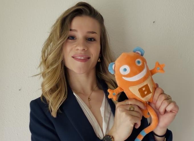 Léa Colomès devient la plus jeune franchisée Babychou Services de France. (Photo Babychou Services)