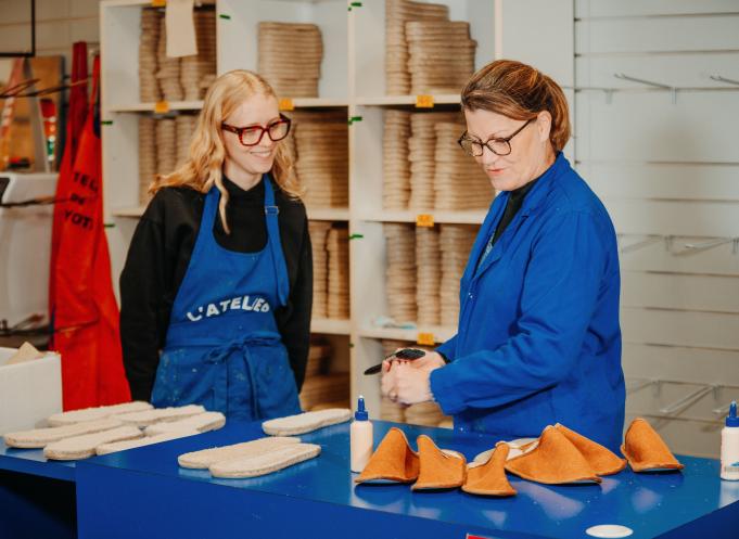 Avec son effectif actuel, il produit déjà jusqu’à 150 paires d’espadrilles par jour, soit 3 500 paires par mois. (Photo Payote)