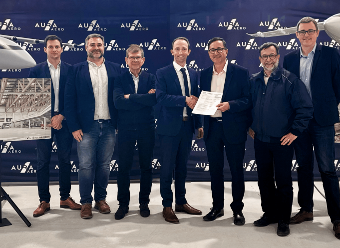 Signature du permis de construire Aura Factory le19 mars 2026. (Photo Aura Aero)