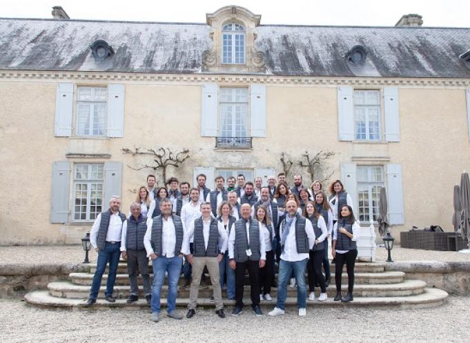 L'équipe d'Abaques autour de Stéphane Gambier et Frédéric André, dirigeant de l'entreprise.