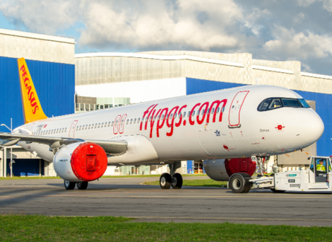 Airbus a dévoilé les images du premier avion A321neo sorti de sa nouvelle usine d'assemblage de Blagnac. (Photo : Airbus)