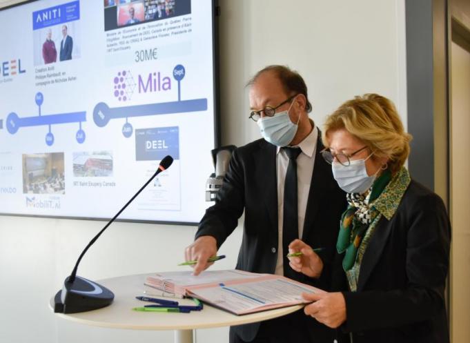 Philippe Raimbault, président de l'Université Fédérale de Toulouse (à gauche) et Geneviève Fioraso, Présidente de l'IRT Saint Exupéry (à droite) 