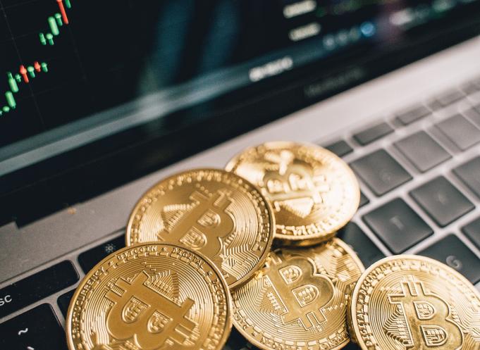 Loin de l’effervescence mondiale autour des cryptomonnaies, les Français restent majoritairement spectateurs : un sur huit seulement a tenté l’aventure. (Photo Pixabay)