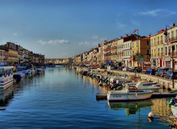 Derrière ce projet, c’est aussi l’avenir d’une infrastructure stratégique qui se joue. Le canal contribue au transport fluvial, au tourisme, à la protection contre les crues et au transfert d’eau douce vers la Camargue gardoise. (Photo Pixabay)