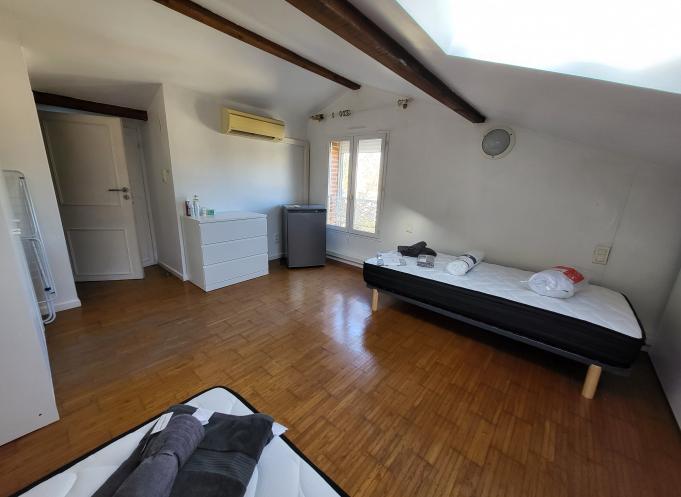 Pilotée par Le Cœur des Entreprises, en partenariat avec 3 promoteurs immobiliers (Cogedim, Endroits de Cité, GreenCity Immobilier), une foncière (Sirius Développement), un bailleur de logements abordables (Promologis) et l’association UCRM, une solution d’hébergement temporaire innovante a été mise en place sur Toulouse fin 2024 et déployée en 2025. (Photo Le Cœur des Entreprises)