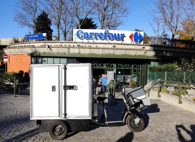 Le triporteur conçu par Cobrane, utilisé pour des livraisons à Paris