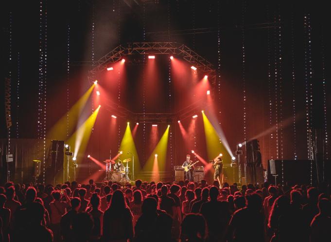 Le Festival OZ – Occitanie au Zénith – est un événement musical immersif, gratuit et accessible à tous, organisé par et au Zénith de Toulouse.(Photo Julien Chazeaubenit)
