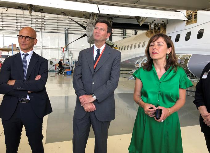 Frédéric Torrea et Stefano Bortoli, secrétaire général et directeur général d'ATR aux côtés de Carole Delga, présidente de la Région Occitanie.  